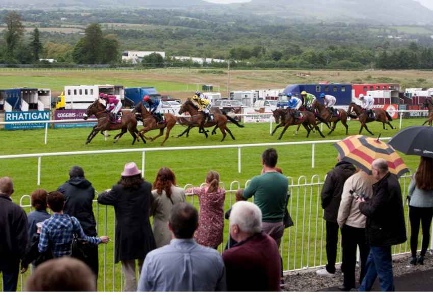 Crowd enjoying Sligo Races