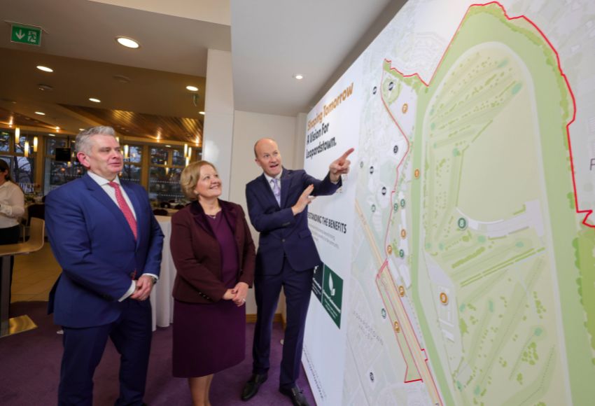 Leopardstown Racecourse Chairman Jim Mulqueen, HRI CEO Suzanne Eade and CEO of HRI Racecourses Paul Dermody at the launch of the Leopardstown Masterplan Stakeholder Engagement Process 