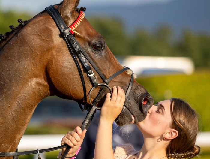 Chimeric with groom after winning race in Killarney